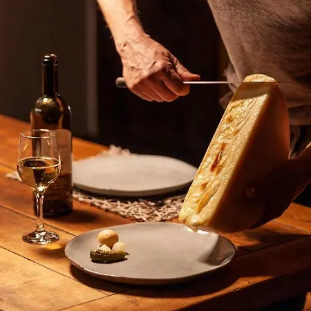 Chez   Adèle