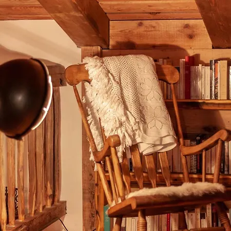 Chez   Adèle Apartment