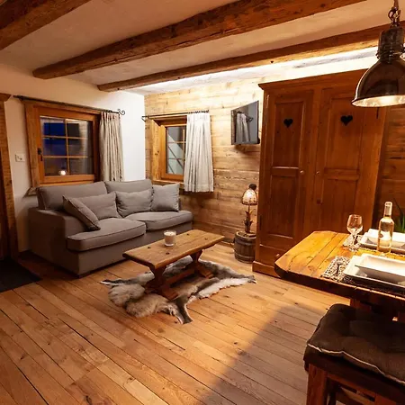 Chez   Adèle Apartment